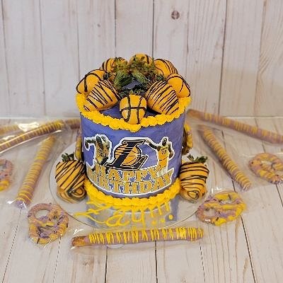 Personal 6 Inch Cake Serving Size 12 With 2dz Matching Treat Bundle (Does Not Include Decorated Cookies)