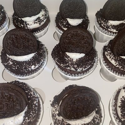 Cookies N Cream (chocolate Cake Base)