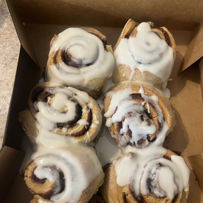 Cast Iron Cinnamon Rolls