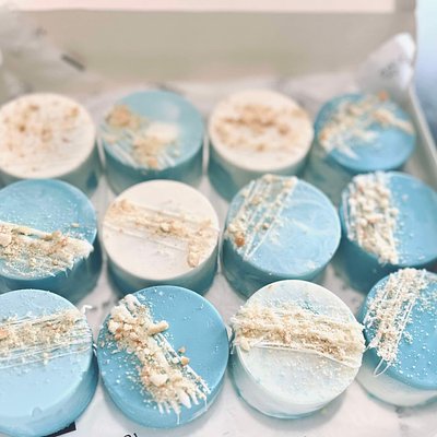 Cake Pucks