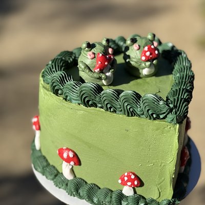 8” Heart Shape Cakes