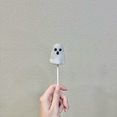 Ghost Cake Pops
