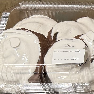Spicy Mexican Hot Chocolate Cinnamon Rolls w/ Marshmallow Cream (4-Pack)
