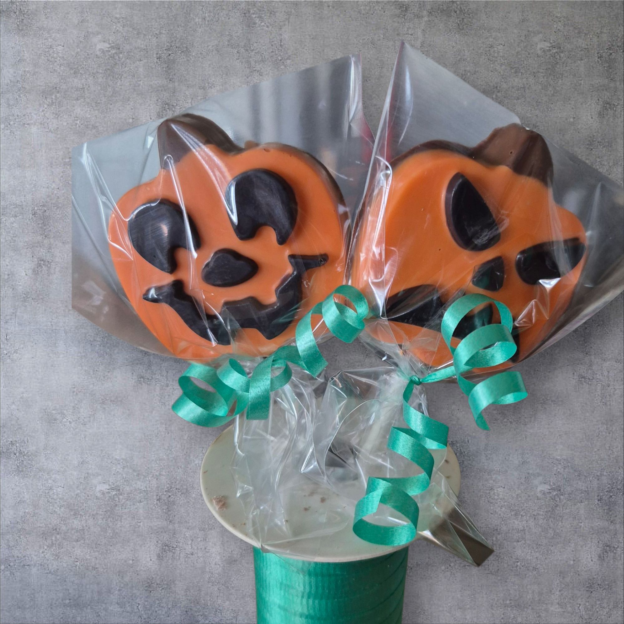 Caramel Pumpkin Lollipops