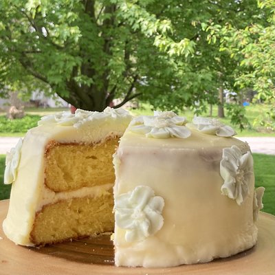 8” Sunshine Lemon Cake ( 12 Pieces )