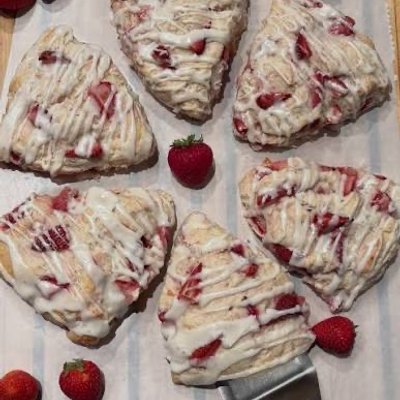 Strawberry Cheesecake Scones