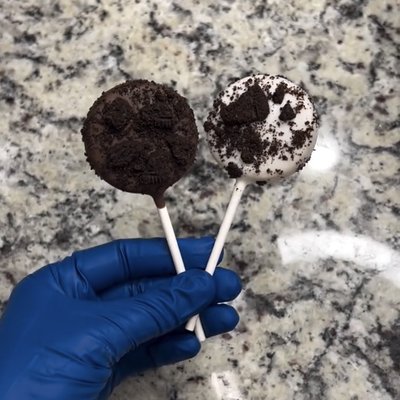 Specialty cake pops