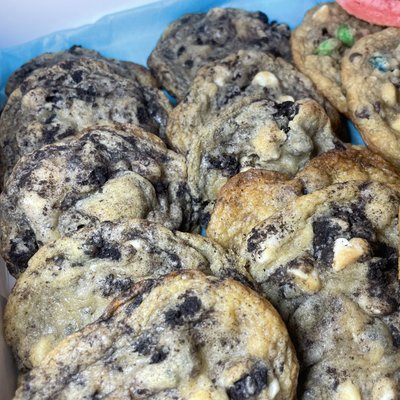 White Chocolate Chip Cookies And Cream Cookies 