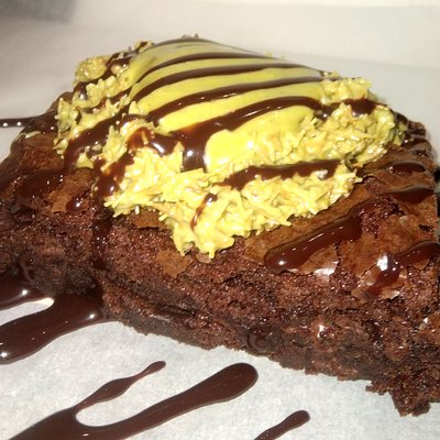 DUBAI CHOCOLATE BROWNIE BY THE SLICE 