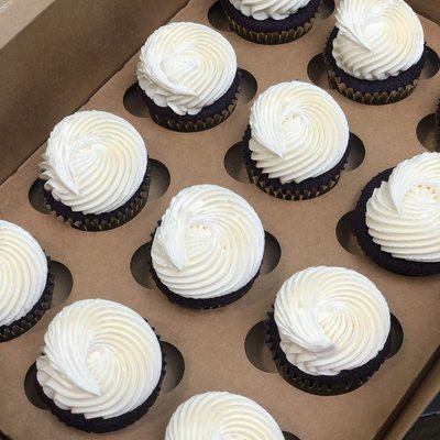 Signature Swirl Cupcakes - Dozen (One Flavor/Color)