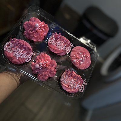 1 Dozen Cupcakes 
