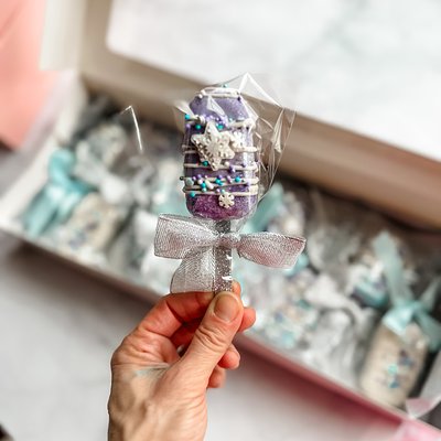 One Dozen Cakesicles 