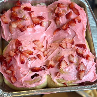 Strawberry Cinnamon Rolls