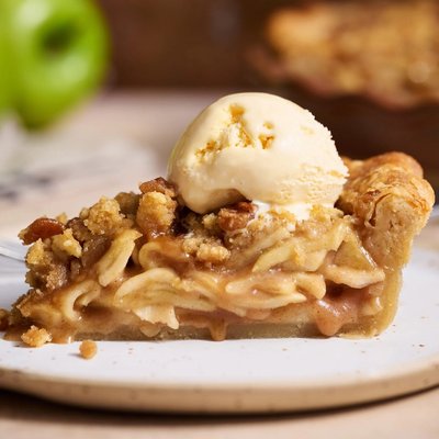 Carmel Apple Streusel Pie
