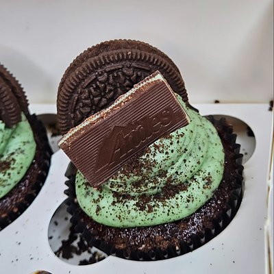 Andes Mint Oreo Cupcakes (6-Pack)