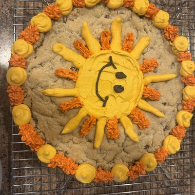 10” Round Chocolate Chip Cookie Cake Single Layer