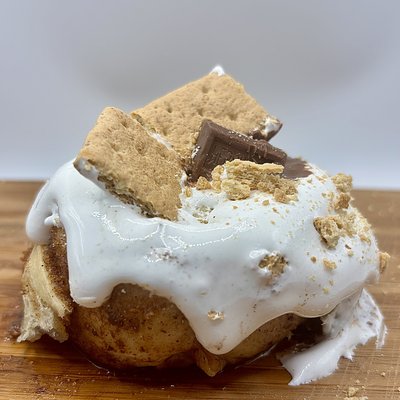 S’mores Cinnamon Rolls