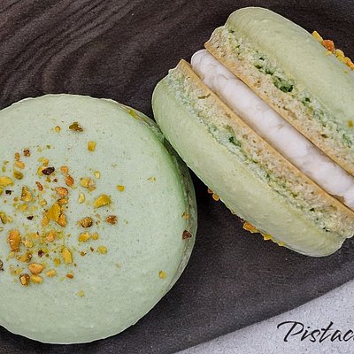 Pistachio Macaron 