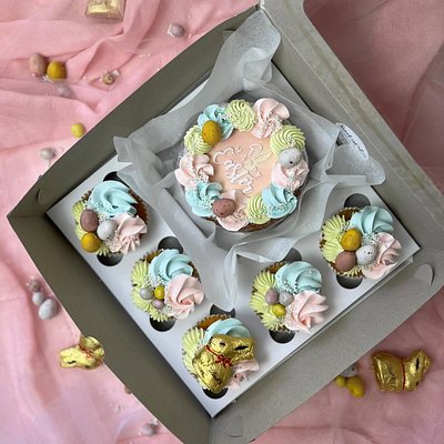 Bento Cake Box With Cupcakes 