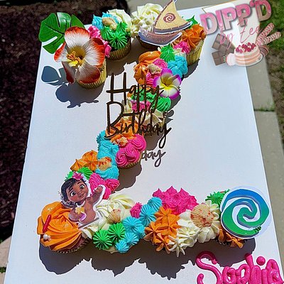 Custom Pull Apart Cakes