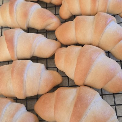 Croissants - Dinner Roll Size - 8 Count