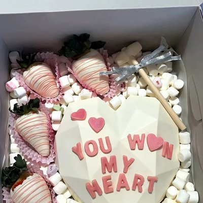 Breakable Heart w/ 6 Strawberries