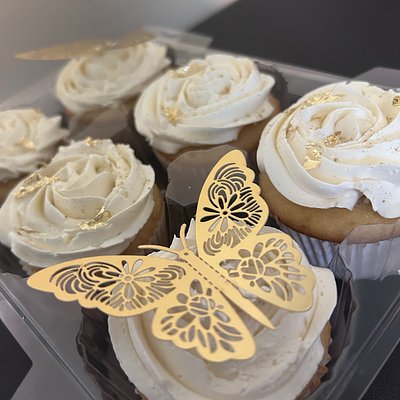  Custom Cupcakes 