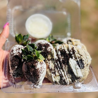 Mini Cookies And Creme Combo Box