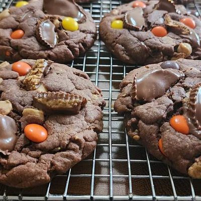 Xl Chocolate Resees Explosion (Dozen)