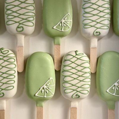 Key Lime Crumble Cakesicles