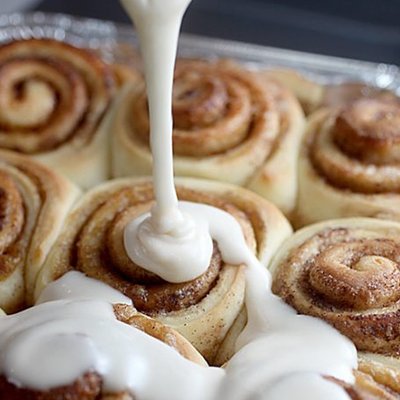 Sourdough Cinnamon Roll (1)