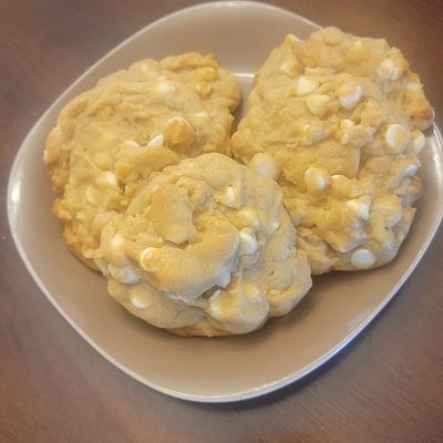 White Chocolate Chip with Macadamia Nuts - Half Dozen 