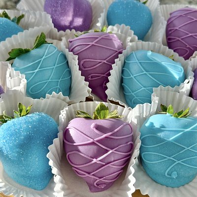 10 Gourmet Dipped Chocolate Covered Strawberries 