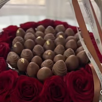 chocolate covered berries & flowers bouquet 