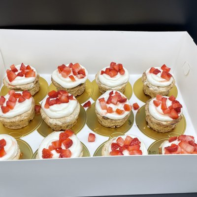Dozen Mini Mostachones With Fruit Topping