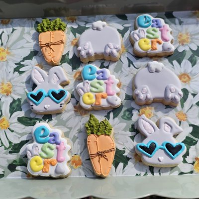 Simple Royal Icing Cookies (Orange)