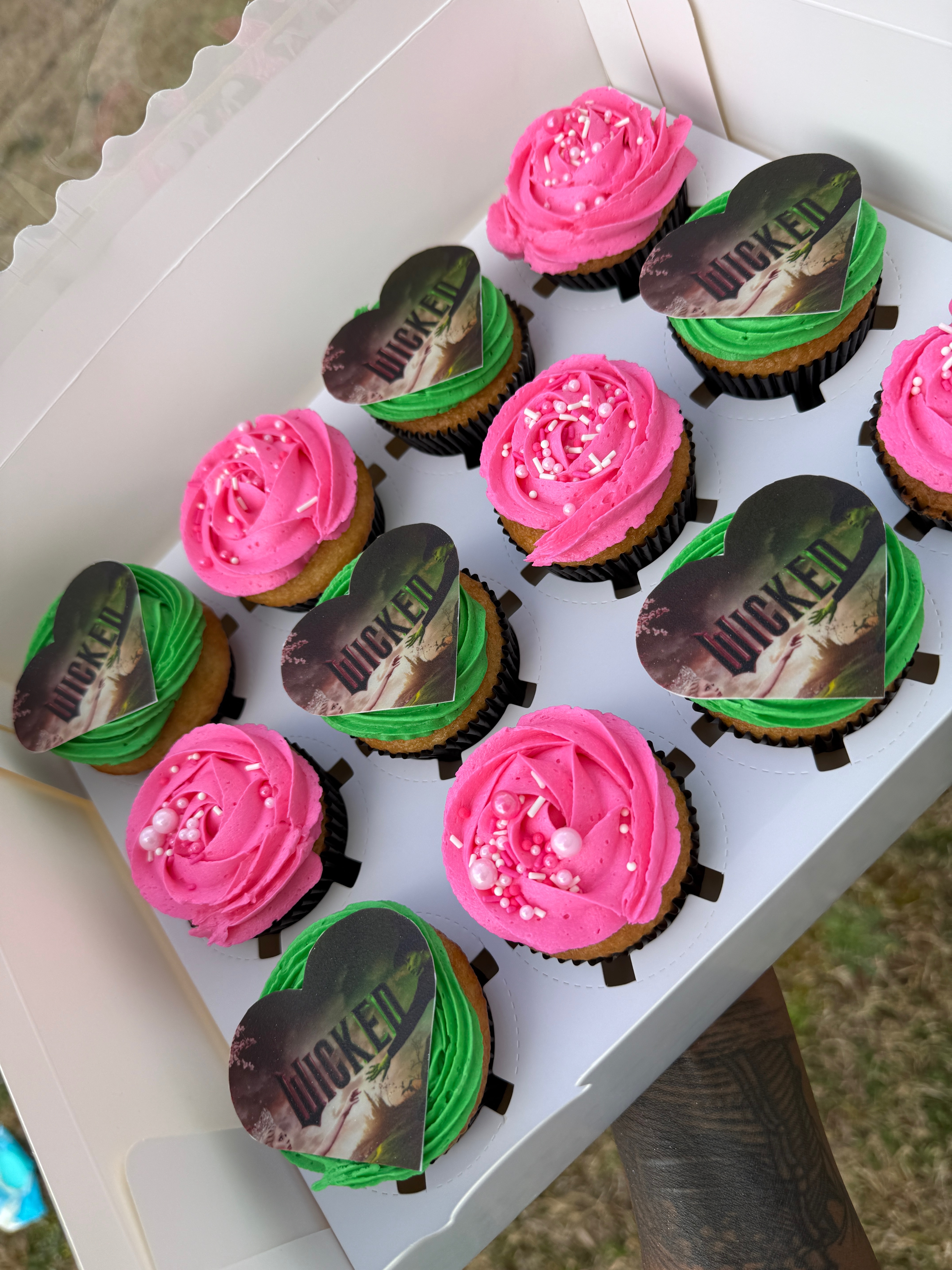 Cupcakes (12)