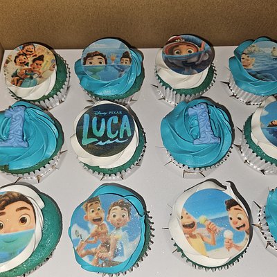 Decorated Cupcakes 