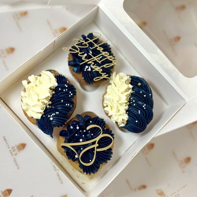 Cupcakes with 2 Toppers (Box of 4)