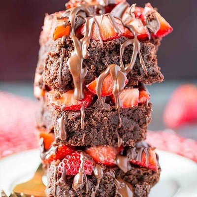 Nutella Strawberry Brownies