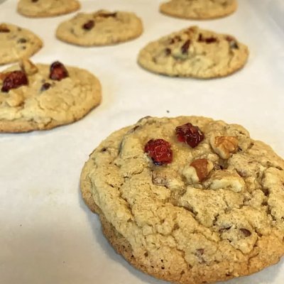 Oatmeal Craisin White Chocolate Cookies