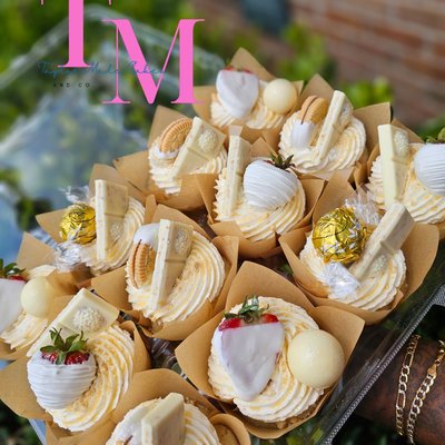 Decorated Cupcakes 