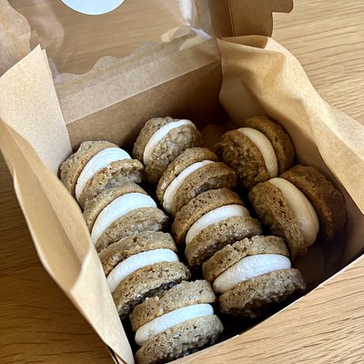 10 Oatmeal Cream Pies 
