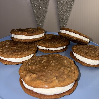 Oatmeal Creme Pies