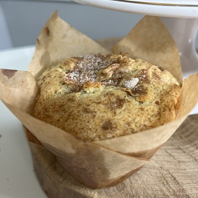 Jumbo Classic Crumb w/ walnut Muffin