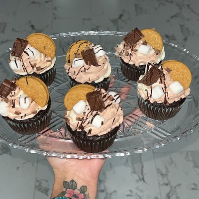Dozen Cupcakes 