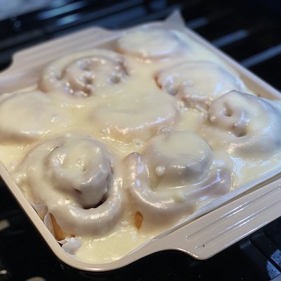 Sourdough Discard Cinnamon Rolls With Icing *with Raisins