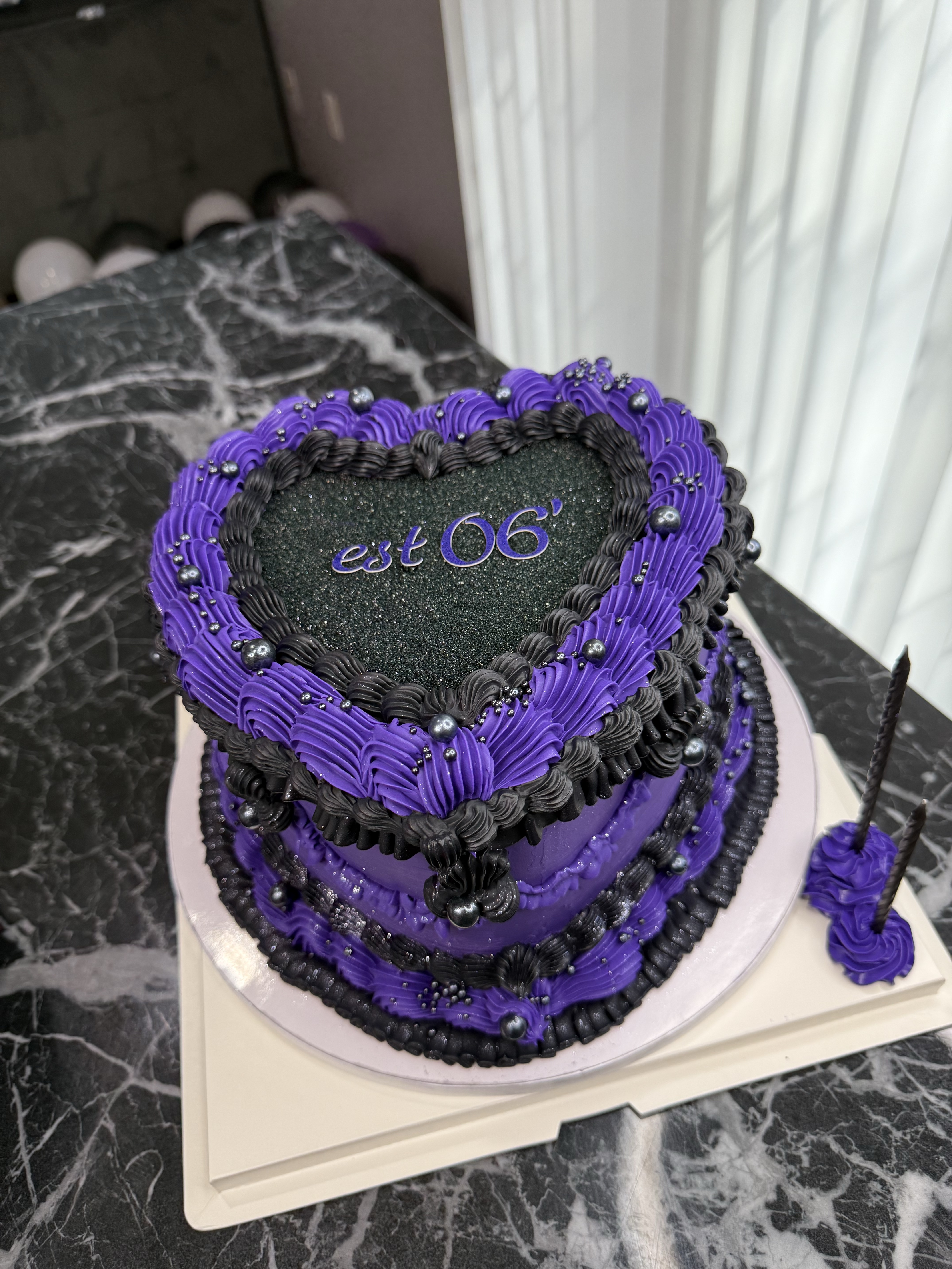 8 Inch Heart Cake 