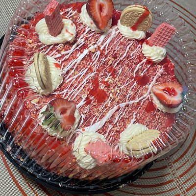 Full Size 10inch 3-layer Strawberry Crunch Cake + Cheesecake 