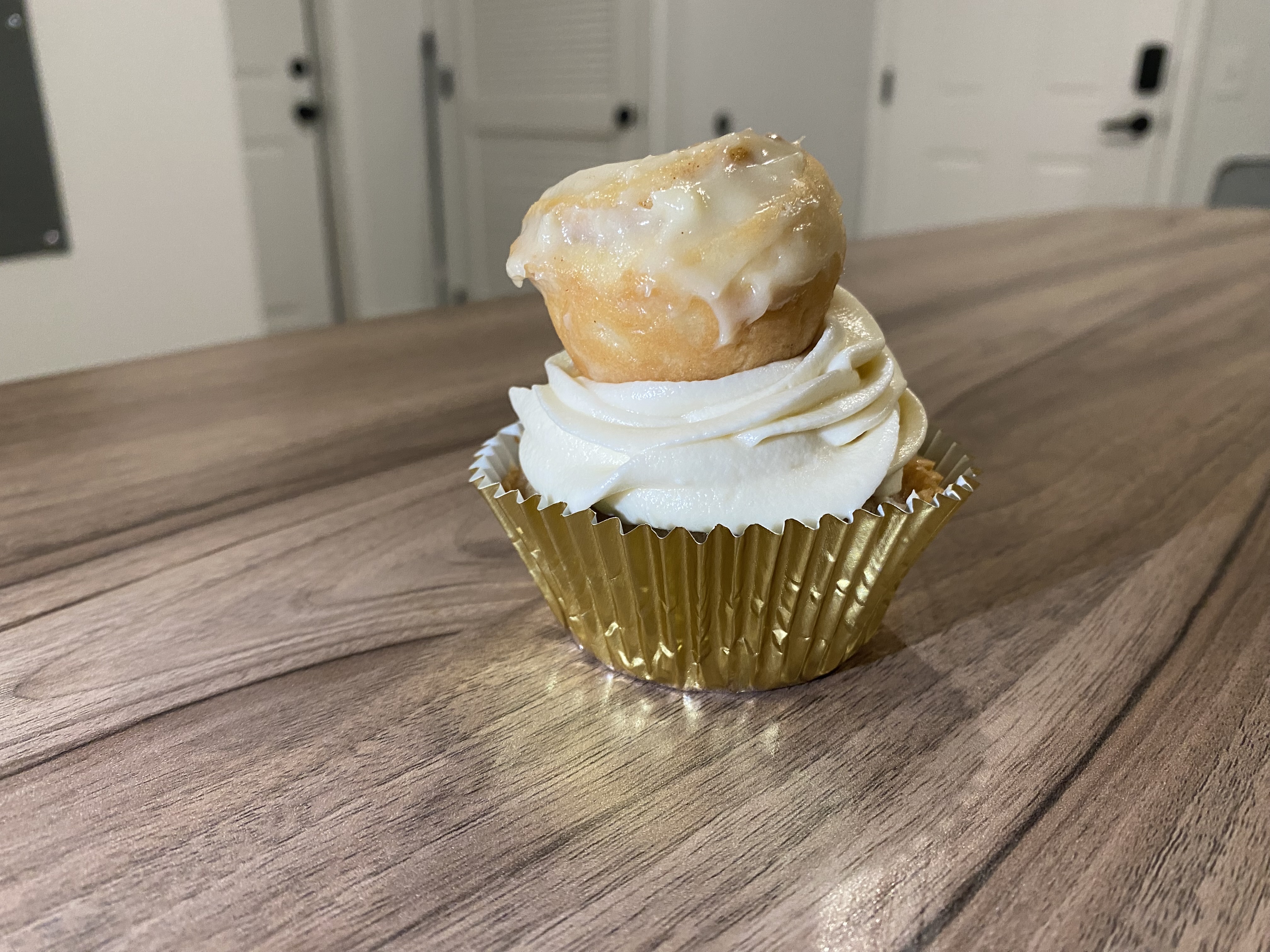 Cinnamon Roll Cupcakes - Half Dozen